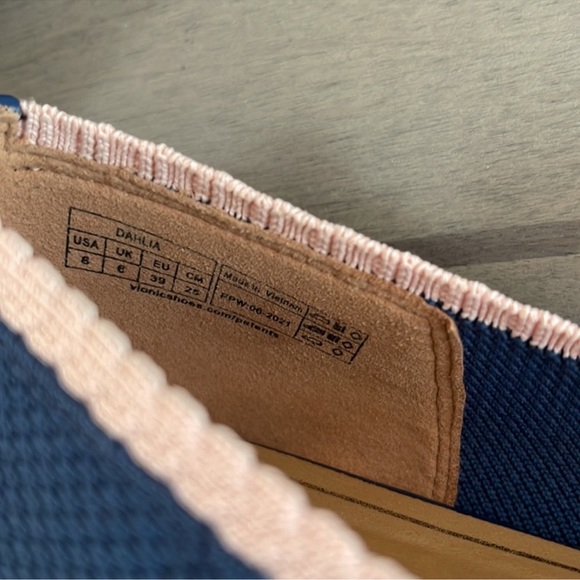 Women’s Dahlia Woven Knit Flat NWOT - Picture 8 of 10